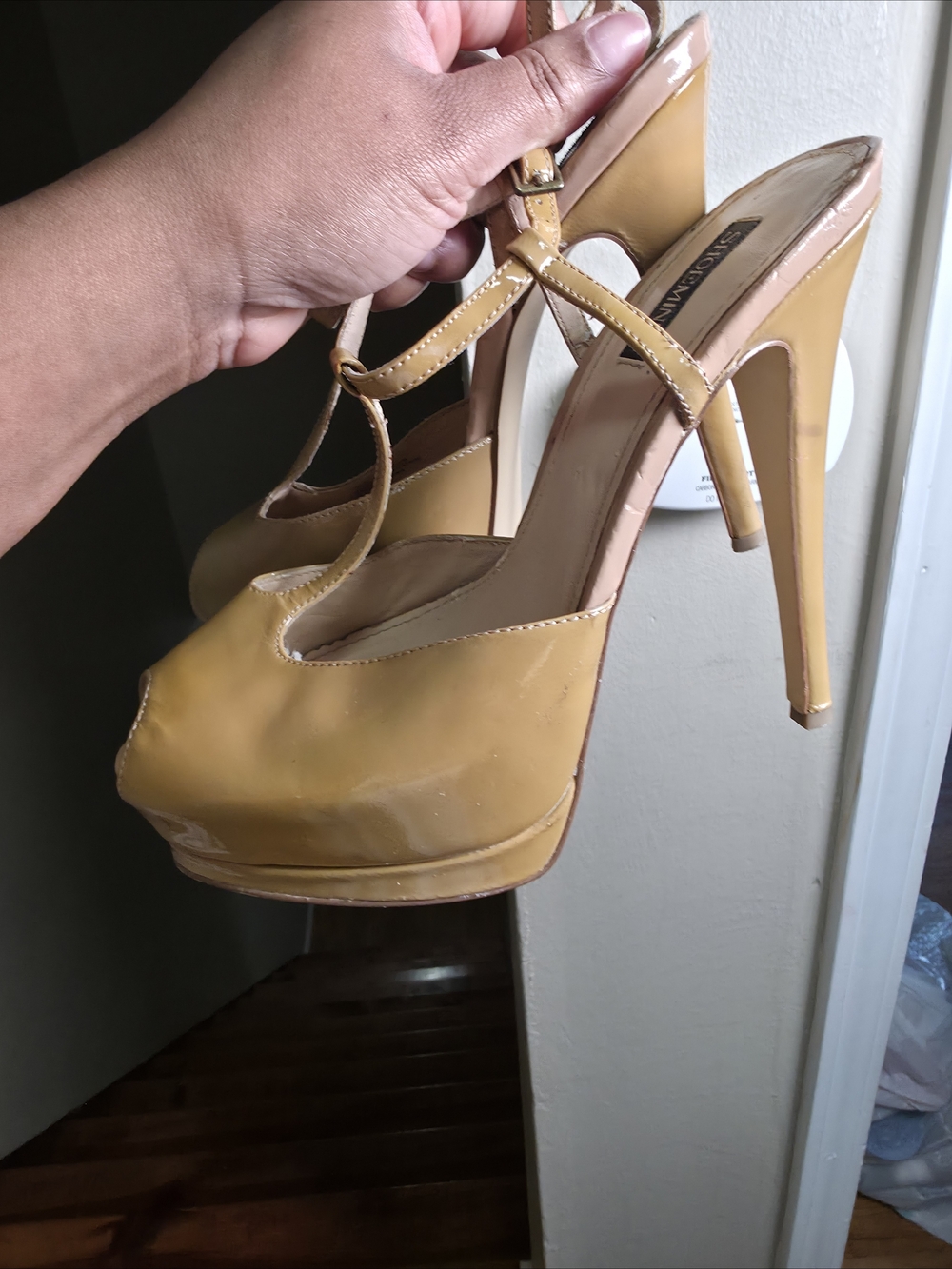Shoemint Mustard Patent Peep-Toe Platform Heels